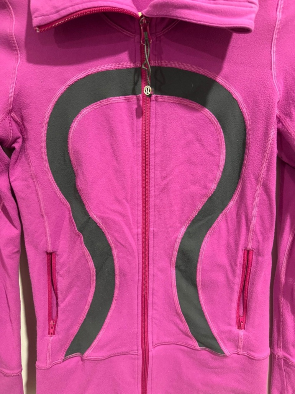 Lululemon Define Jacket Magenta Pink Size 4 Full Zip Thumbholes - Picture 8 of 12